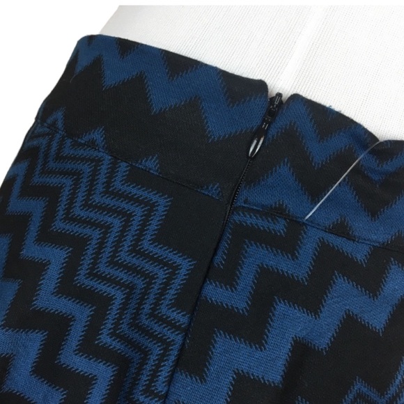 Volume One Navy and Black Chevron Mini Skirt - Picture 3 of 6